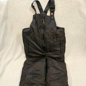 Gently used Old Navy Snow-bib in Black, XS (boys size 5)